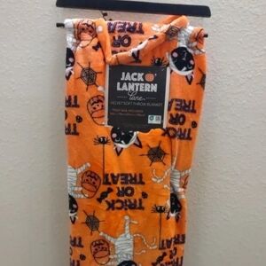 Halloween Velvet plush Throw Cat in Mummy Halloween Costume Treat bag included